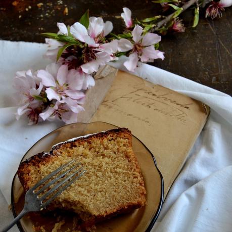 BIZCOCHO DE ALMENDRAS Y MIEL