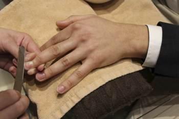 MANICURA DISEÑADA PARA ELLOS MANICURA DISEÑADA PARA ELLOS