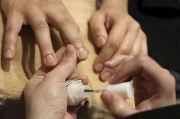 MANICURA DISEÑADA PARA ELLOS MANICURA DISEÑADA PARA ELLOS