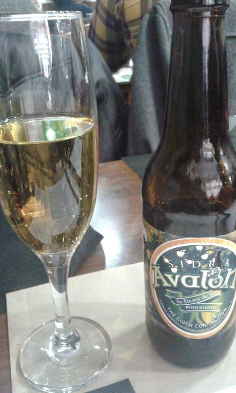 Cata de la Sidra Avalon espumosa de Sidra Trabanco