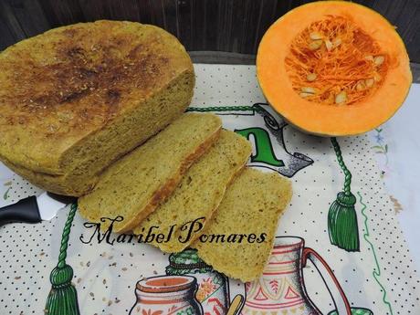 Pan integral de calabaza, bebida de soja y semillas de lino, amapola y sésamo.