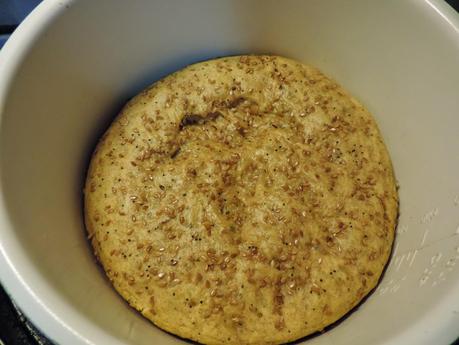 Pan integral de calabaza, bebida de soja y semillas de lino, amapola y sésamo.