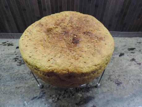 Pan integral de calabaza, bebida de soja y semillas de lino, amapola y sésamo.