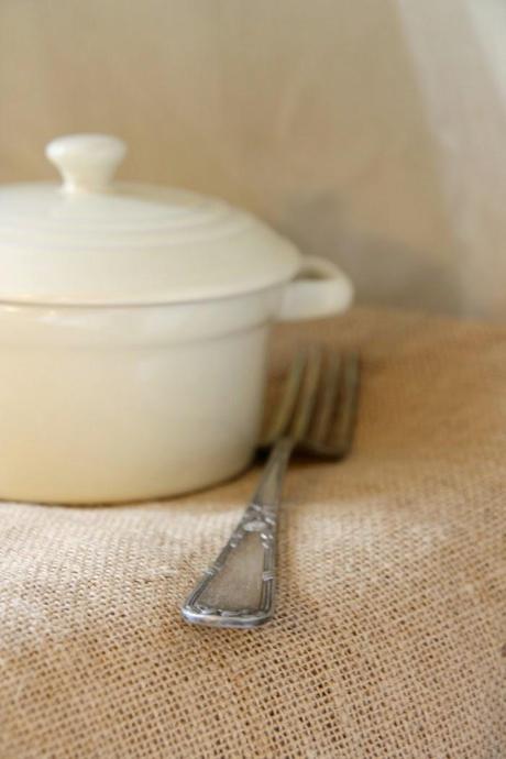 receta: guiso de patatas y longaniza a las hierbas provenzales y limón