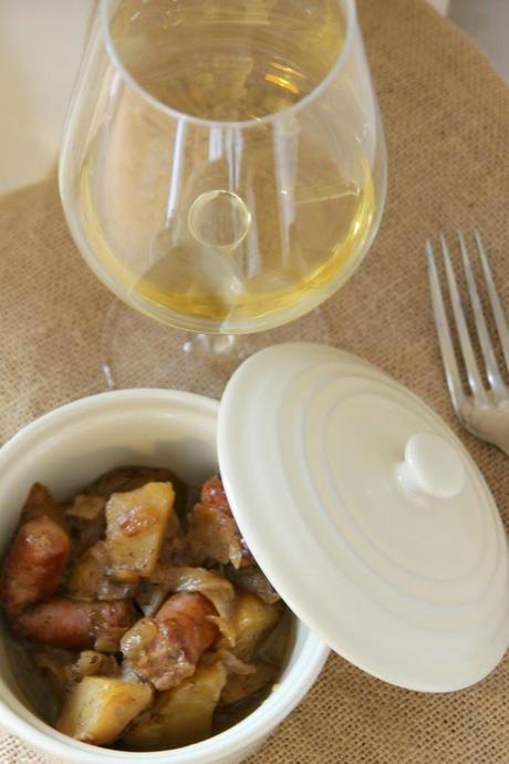 receta: guiso de patatas y longaniza a las hierbas provenzales y limón
