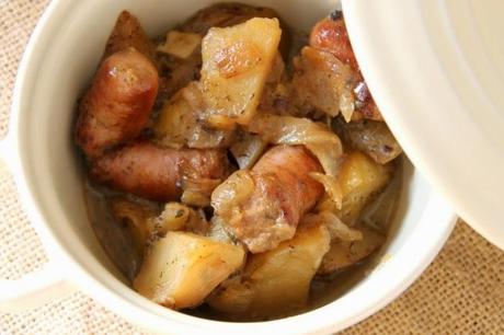 receta: guiso de patatas y longaniza a las hierbas provenzales y limón