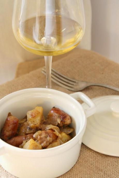 receta: guiso de patatas y longaniza a las hierbas provenzales y limón