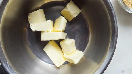 Recetas imprescindibles II: Cómo hacer la salsa butterscotch o salsa de toffee salado más fácil del mundo