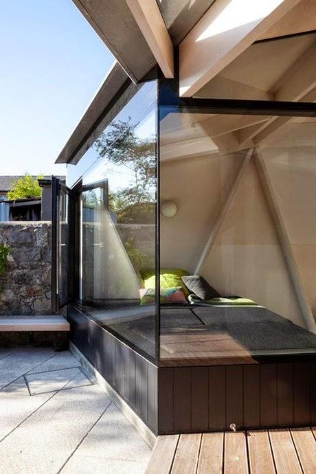 Extensión en madera contrachapada de una casa Victoriana en Dublín