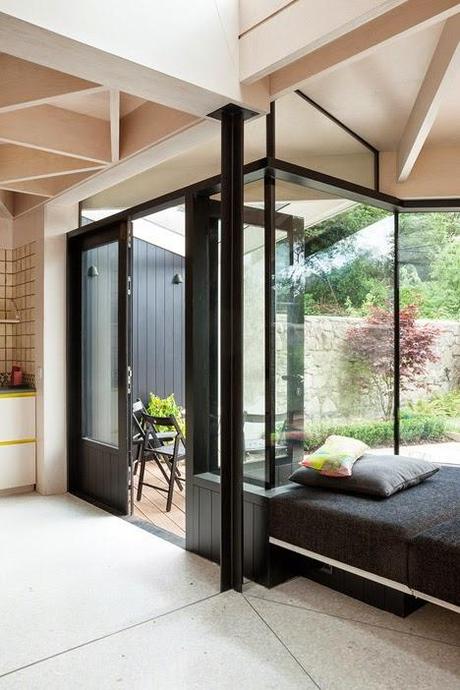 Extensión en madera contrachapada de una casa Victoriana en Dublín