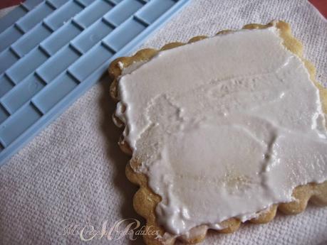 GALLETAS CUMPLE DE OLGA Y EFECTO MADERA Y LADRILLO