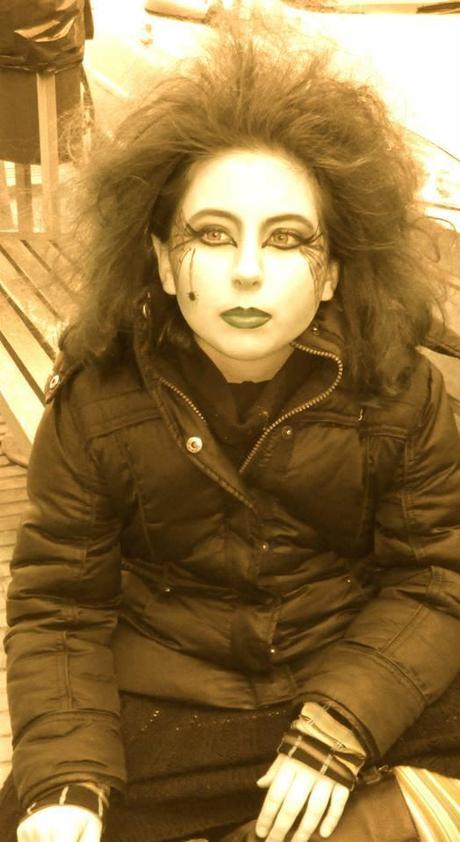 witch makeup, makeup, paso a paso, tutorial, maquillaje bruja, brelleza, disfraz bruja, disfraz, paleta sombras, paleta correctores, gloss, labial, eyeliner, rotulador, polvos, base maquillaje, sombras, colorete, rubor, brochas