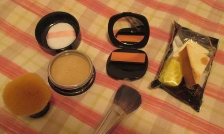 witch makeup, makeup, paso a paso, tutorial, maquillaje bruja, brelleza, disfraz bruja, disfraz, paleta sombras, paleta correctores, gloss, labial, eyeliner, rotulador, polvos, base maquillaje, sombras, colorete, rubor, brochas