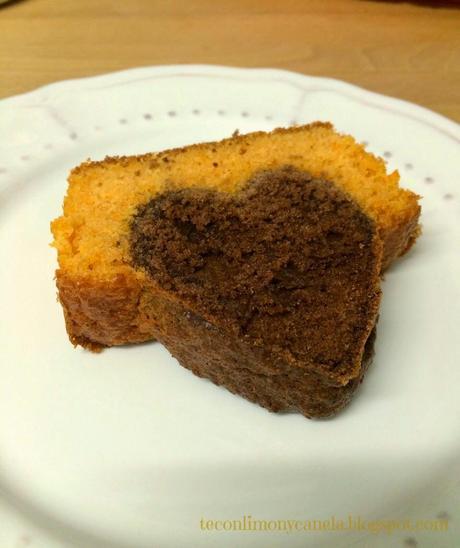 BIZCOCHO DE CALABAZA Y CHOCOLATE CON FORMA DE CORAZON