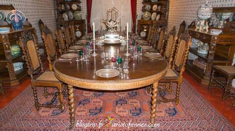 Comedor e interior del castillo