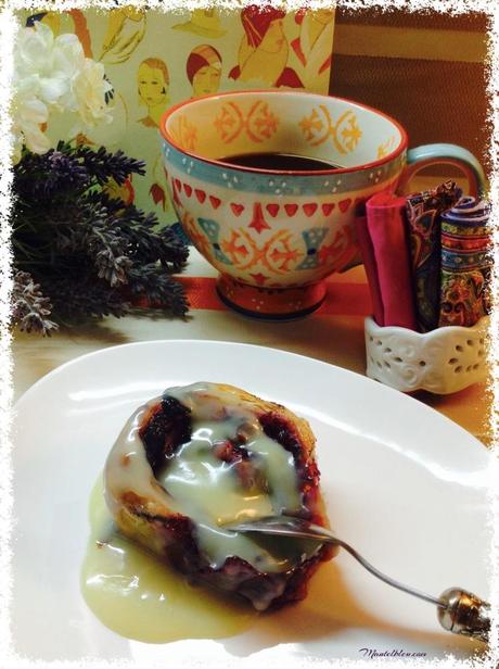 Pastel de hojaldre con frutos rojos y chocolate blanco