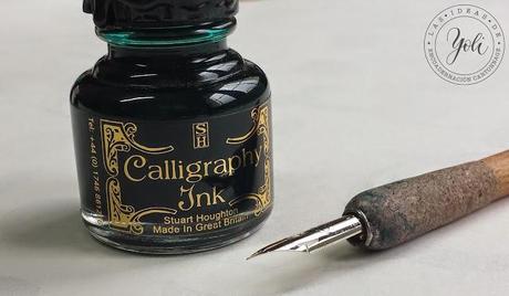 Portaplumas para caligrafía.