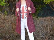 Message shirt ripped white jeans. British style.