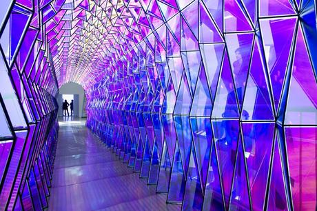 Tunel de vidrio colores y luces de Olafur Eliasson