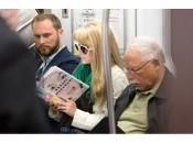 fotografías lectores metro Nueva York, elogio libro papel