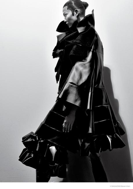 Karlie Kloss casi irreconocible para VMagazine