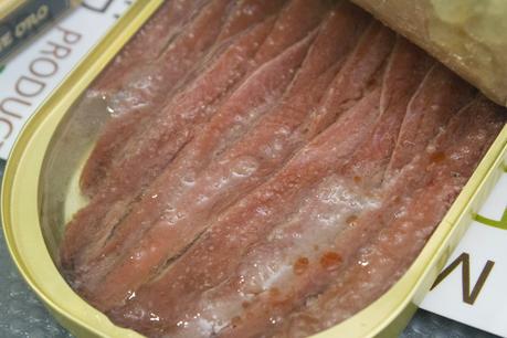 Berenjenas agridulces rellenas de atún, anchoas y dátiles