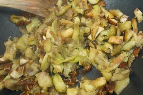 Berenjenas agridulces rellenas de atún, anchoas y dátiles