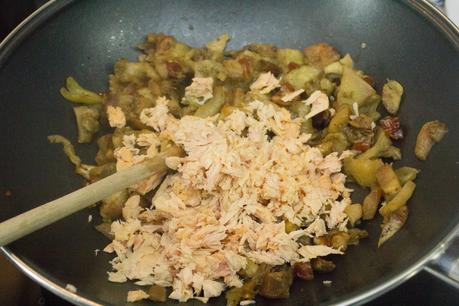 Berenjenas agridulces rellenas de atún, anchoas y dátiles