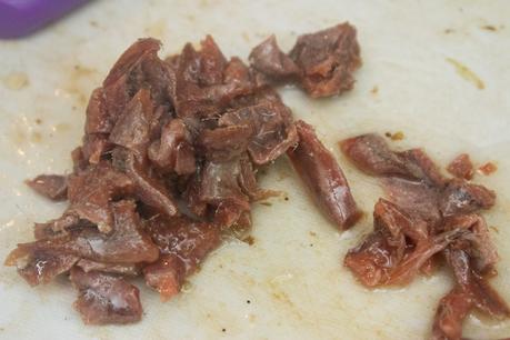 Berenjenas agridulces rellenas de atún, anchoas y dátiles