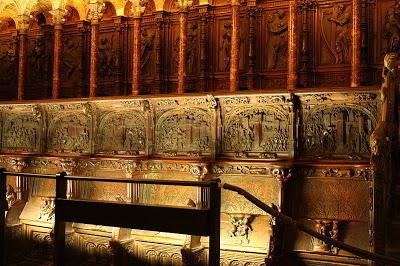 Secretos Ocultos bajo las Sillerias del Coro de la Catedral de Toledo