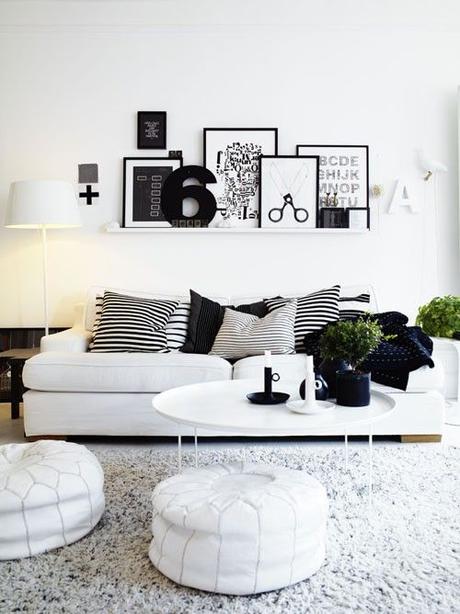 Black and white decor inspiration, this is the colors of my living room and bed room. But with red also