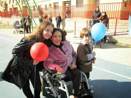 Virginia Felipe Saelices con sus hijos Sofía y Gregorio