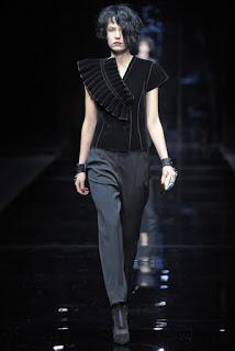 Emporio Armani no presentó capas en su nueva colección