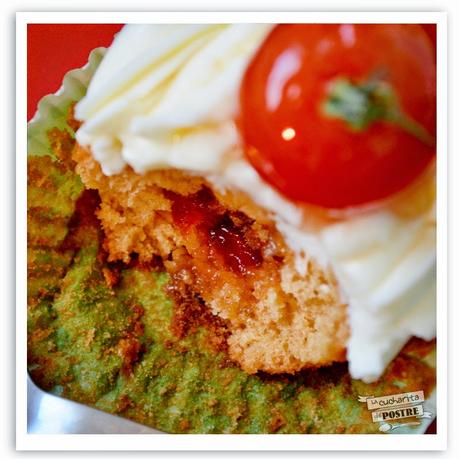 CUPCAKES DE TOMATE CARAMELIZADO Y PIÑONES / PINE NUTS AND CARAMELIZED TOMATO CUPCAKES