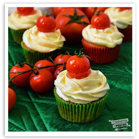 CUPCAKES DE TOMATE CARAMELIZADO Y PIÑONES / PINE NUTS AND CARAMELIZED TOMATO CUPCAKES