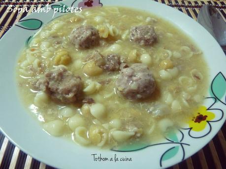 SOPA AMB PILOTES (ESCUDELLA BARRETJADA)