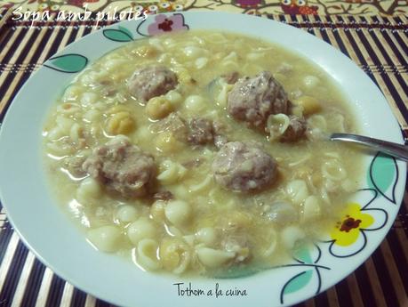 SOPA AMB PILOTES (ESCUDELLA BARRETJADA)