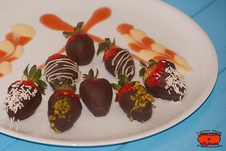 FRESAS CON CHOCOLATE , BOMBON