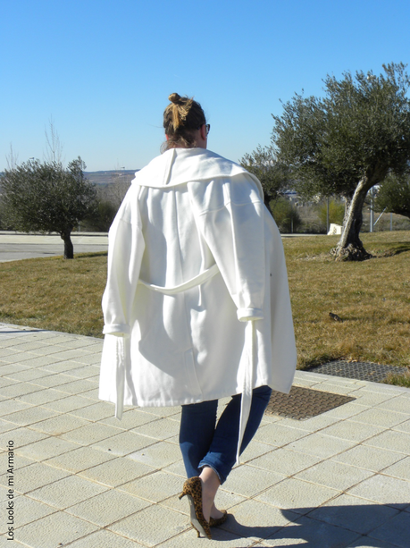 White Coat · Oufit