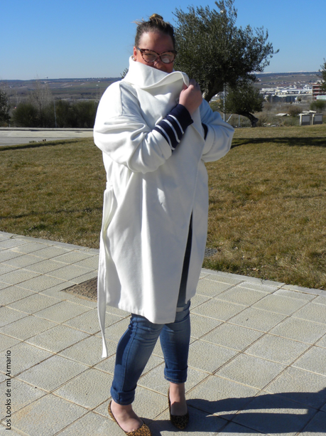 White Coat · Oufit