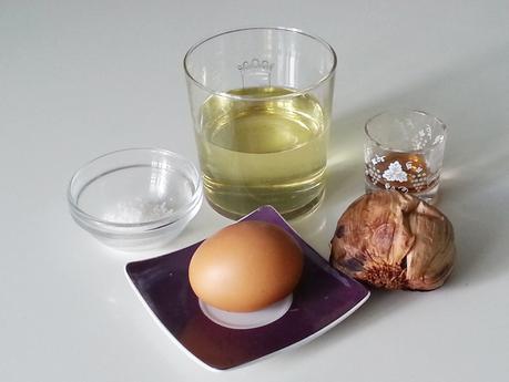 SALSA DE AJO NEGRO: AJONESA O ALIOLI DE AJO NEGRO