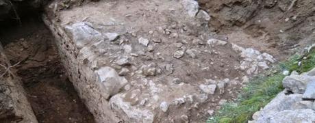 Los arqueólogos encuentran la muralla principal del campamento romano de Ampurias (Girona)