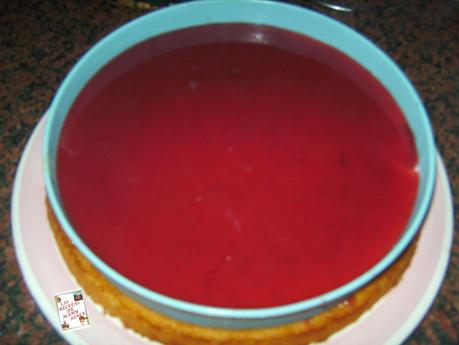 TARTA PETIT SUISSE DE FRESA  CON YOGUR GRIEGO