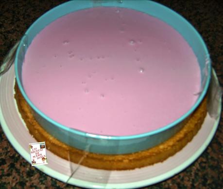 TARTA PETIT SUISSE DE FRESA  CON YOGUR GRIEGO