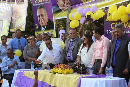 Multitud en Bahoruco respalda precandidatura de Rafael Cuevas.
