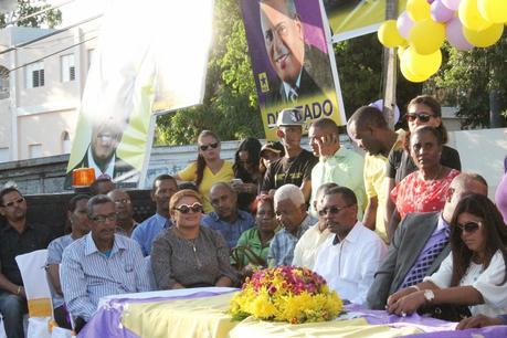 Multitud en Bahoruco respalda precandidatura de Rafael Cuevas.