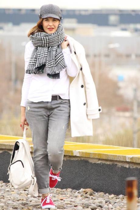 TRES Y NO MÁS LRG Magazine - Tres y no mas - 01