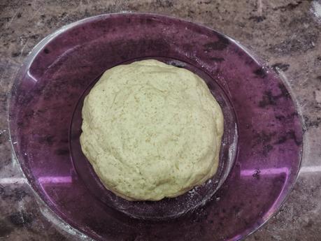 Pan integral gigante de hamburguesa con bebida de soja.