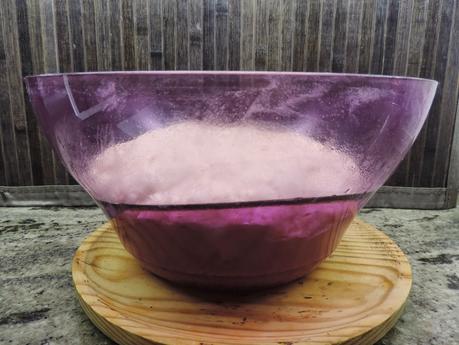 Pan integral gigante de hamburguesa con bebida de soja.