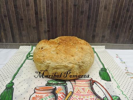 Pan integral gigante de hamburguesa con bebida de soja.